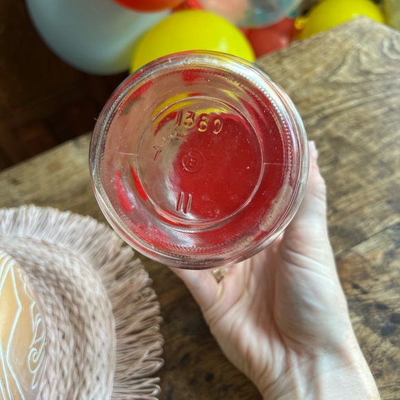 Large vintage glass jar, strawberry jar, strawberry print. Lidded jar - Picture 5 of 9